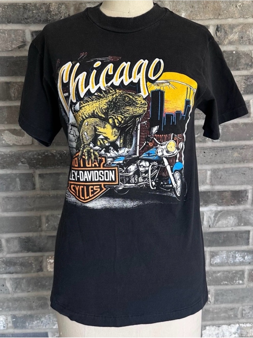Vintage Harley Davidson Chicago Iguana Dealer T-Shirt USA Single Stitch Small